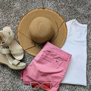 ✨ Vineyard Vines Women’s Shorts – Size 6 ✨